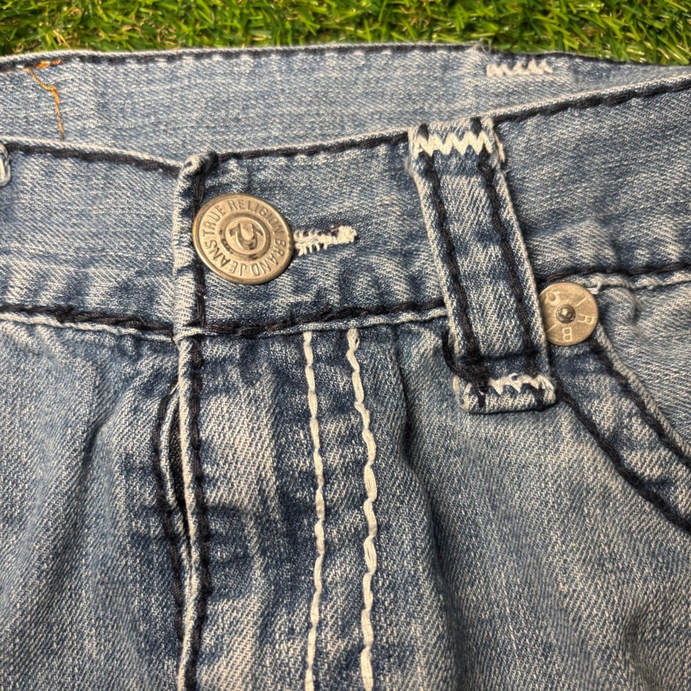 True Religion Mens Distressed Denim Shorts Light Wash Big T Stitch Blue Size 36 - Picture 4 of 15
